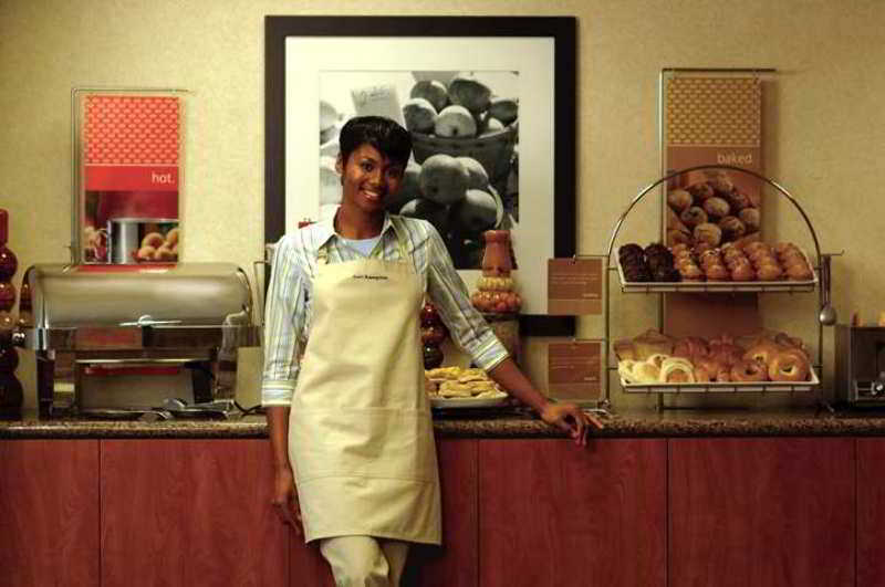 Hampton Inn & Suites New Castle, Pa Restaurang bild